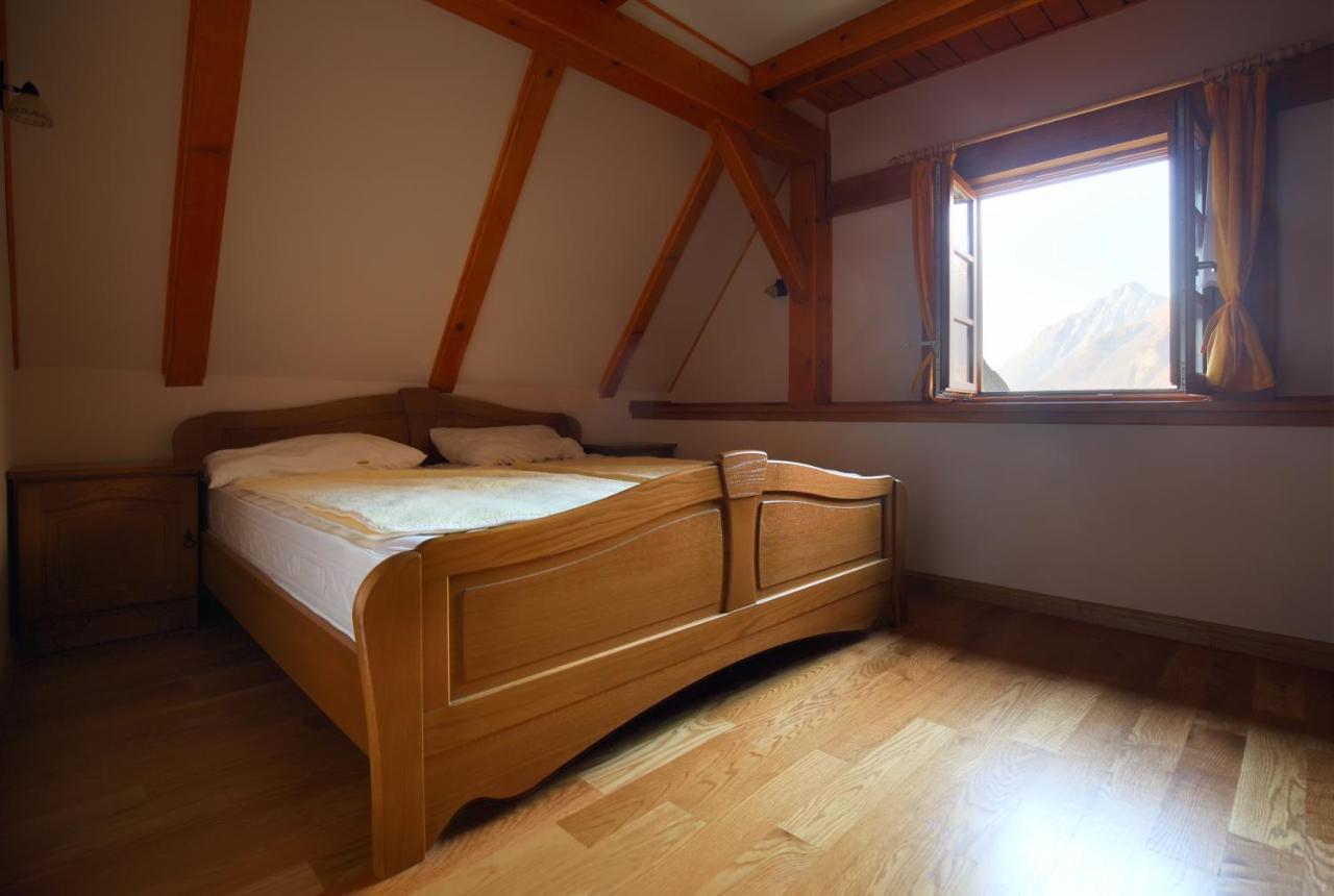 Zadnjica Holiday House Soča Buitenkant foto